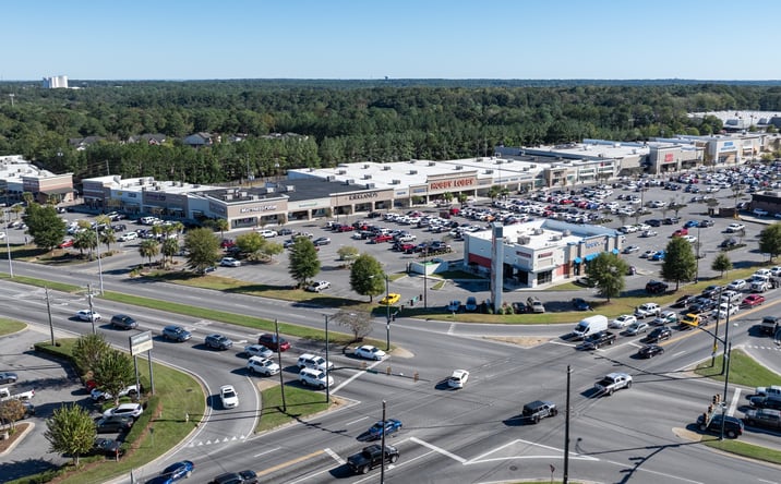 Pictures of Retail property located at 7721 Airport Blvd, Mobile, AL 36608 for lease - image #1
