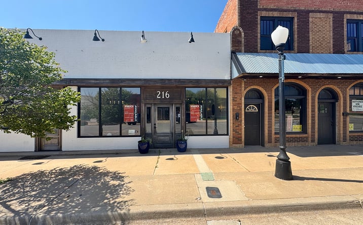 Pictures of Office, Retail property located at 216 W Broadway Ave, Elk City, OK 73644 for lease - image #1