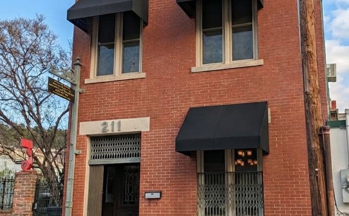 Pictures of Retail, Office property located at 211 Exchange St, Hot Springs, AR 71901 for lease - image #1