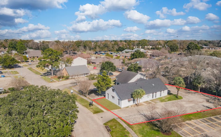 Pictures of Office property located at 625 Colonial Dr, Baton Rouge, LA 70806 for lease - image #1