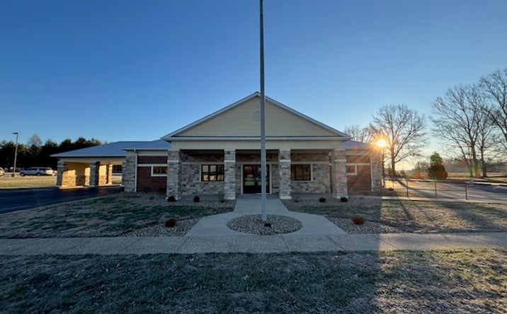 Pictures of Office property located at 7240 S Main St, Huntingburg, IN 47542 for lease - image #1