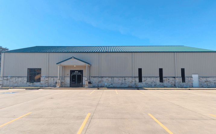 Pictures of Industrial property located at 5315 N Twin City Hwy, Nederland, TX 77627 for lease - image #1