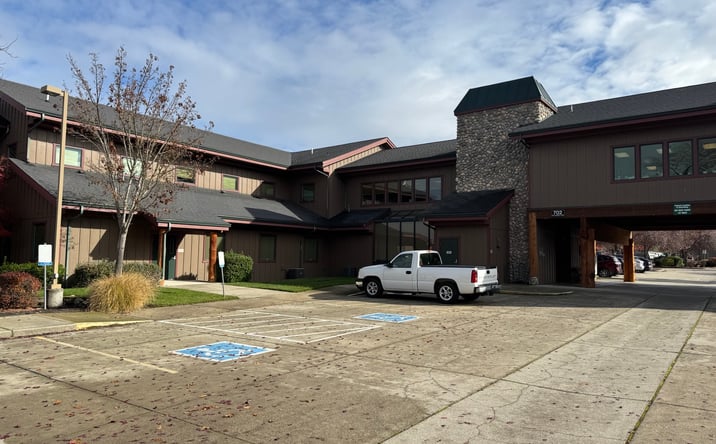 Pictures of Office property located at 702 SW Ramsey Ave, Grants Pass, OR 97527 for lease - image #1
