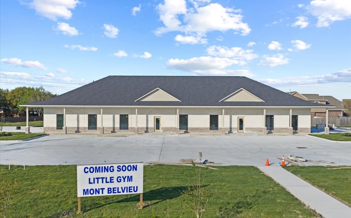 Pictures of Retail, Office, Restaurant property located at 13310 Eagle Dr, Baytown, TX 77523 for lease - image #1