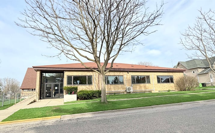 Pictures of Retail, Office, Special Purpose property located at 308 Oneida, Beaver Dam, WI 53916 for lease - image #1