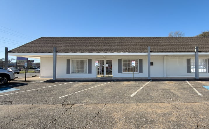 Pictures of Office, Retail property located at 1137 E Walnut Ave, Dalton, GA 30721 for lease - image #1