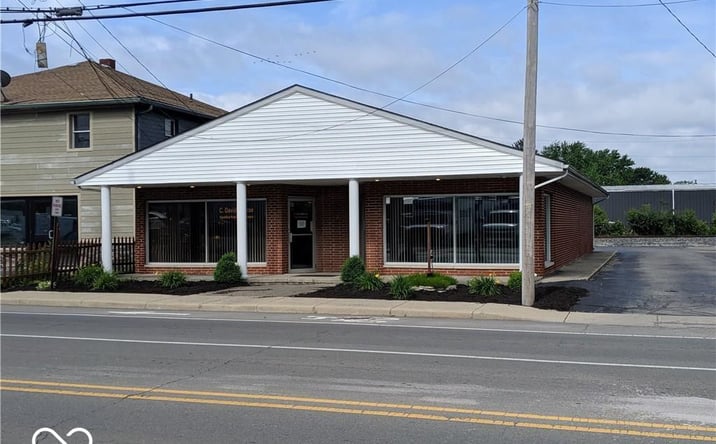 Pictures of Retail, Office property located at 5213 Columbus Ave, Anderson, IN 46013 for lease - image #1