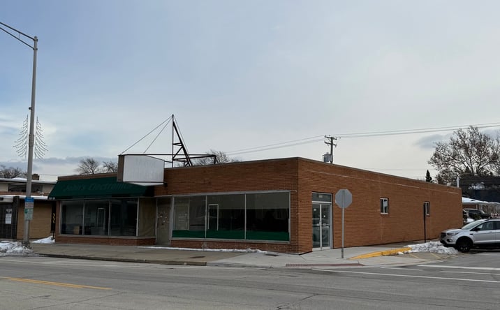 Pictures of Retail, Office property located at 1759 E Oakton St, Des Plaines, IL 60018 for lease - image #1