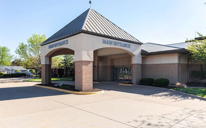 Pictures of Office, Retail property located at 465 AVENUE OF THE CITIES Avenue 120, East Moline, IL 61244 for lease - image #1