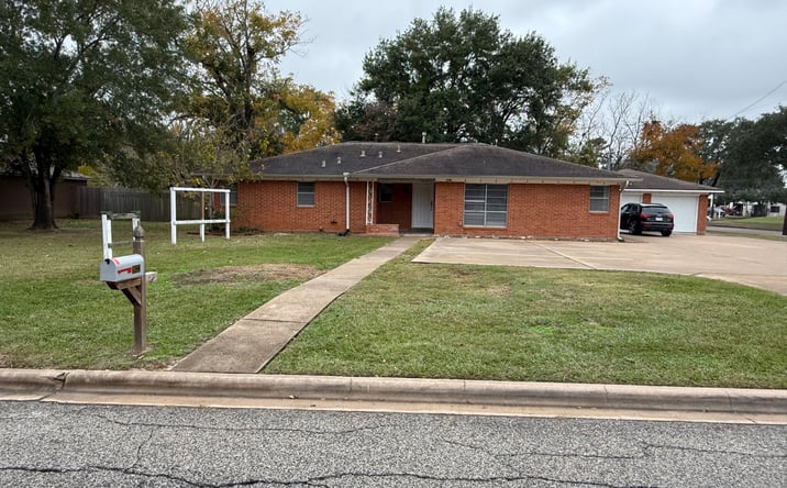 Pictures of Office, Special Purpose property located at 1933 East Ave, Katy, TX 77493 for lease - image #1