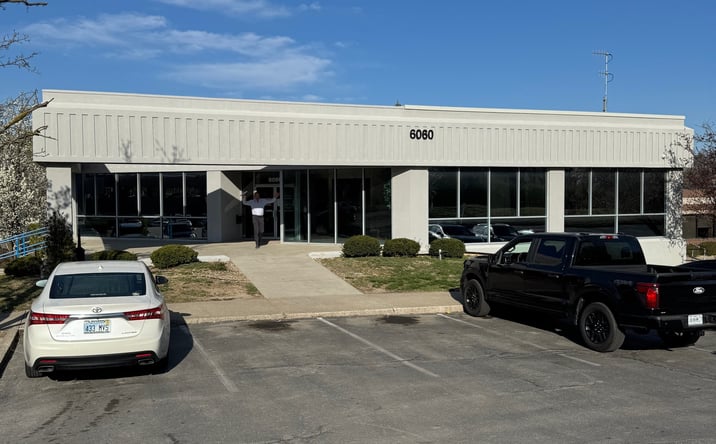 Pictures of Office property located at 6060 N Oak Trafficway, Gladstone, MO 64118 for lease - image #1