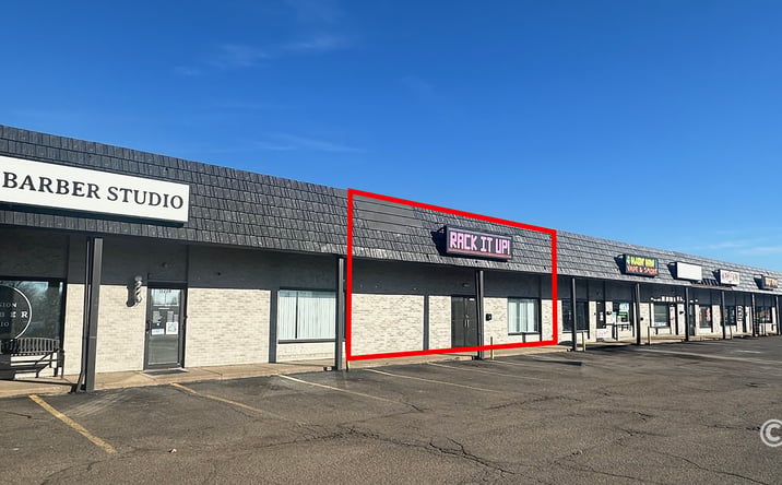 Pictures of Retail property located at 3208 Whipple Ave NW, Canton, OH 44718 for lease - image #1