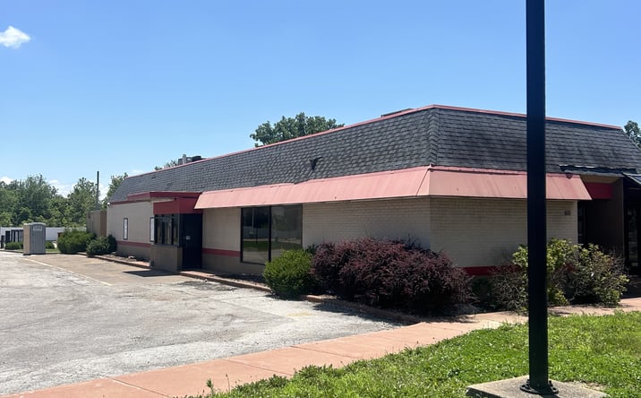 Pictures of Retail property located at 11938 Dorsett Rd, Maryland Heights, MO 63043 for lease - image #1