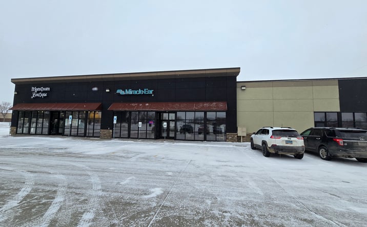 Pictures of Office, Retail property located at 2712 S Columbia Rd, Grand Forks, ND 58201 for lease - image #1