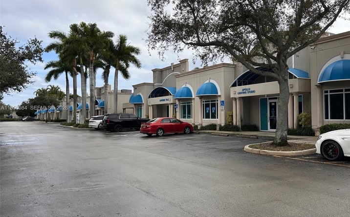Pictures of Office, Retail property located at 2860 W State Road 84 # 116, Dania Beach, FL 33312 for lease - image #1