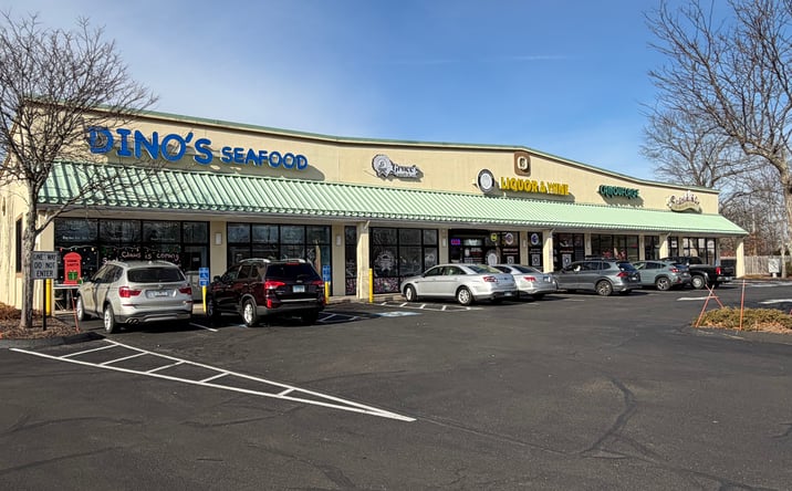 Pictures of Retail property located at 323 Washington Ave, North Haven, CT 06473 for lease - image #1