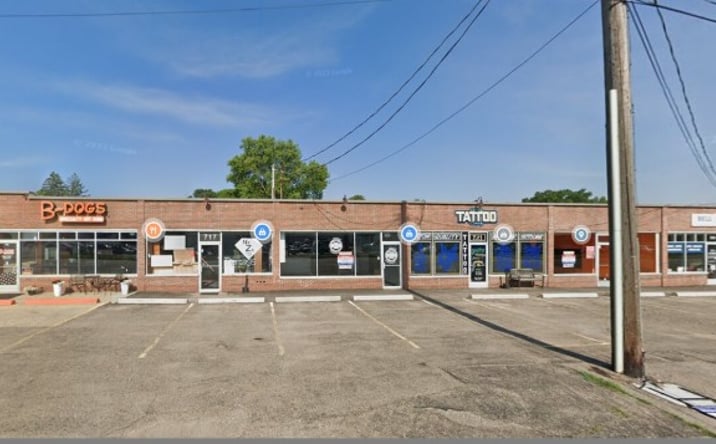 Pictures of Office, Retail property located at 715 N State Rd, Davison, MI 48423 for lease - image #1