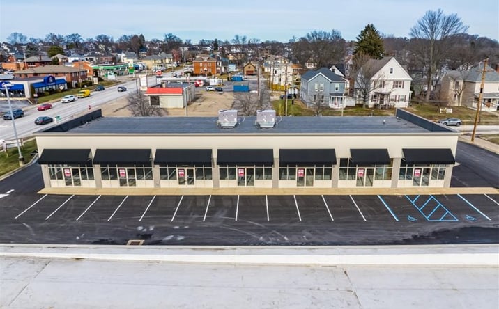 Pictures of Retail, Restaurant property located at 1236 Maple Ave, Zanesville, OH 43701 for lease - image #1
