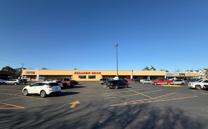 Pictures of Retail property located at 9466 Hammerly Blvd, Houston, TX 77080 for lease - image #1