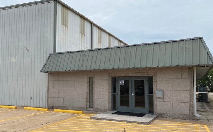 Pictures of Retail, Industrial property located at 6445 Burlington North, Houston, TX 77092 for lease - image #1