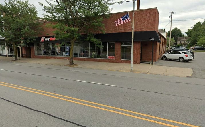 Pictures of Office property located at 1020 Lincolnway, La Porte, IN 46350 for lease - image #1