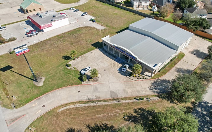 Pictures of Retail, Industrial property located at 7910 TX-146, Baytown, TX 77523 for lease - image #1