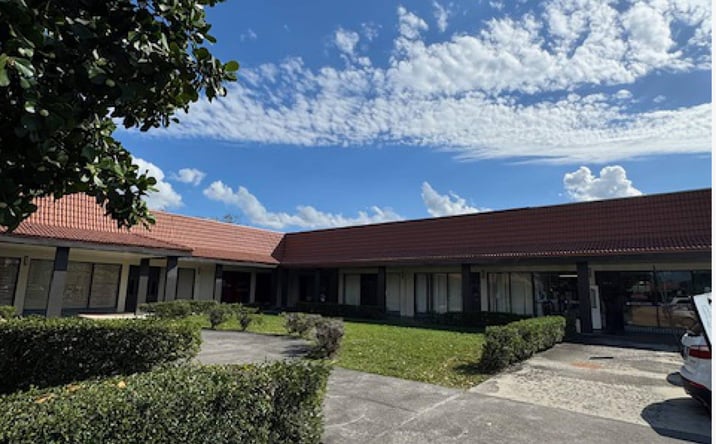Pictures of Retail, Office, Restaurant property located at 4418-4420 Inverrary Blvd, Lauderhill, FL, USA, Lauderhill, FL 33319 for lease - image #1