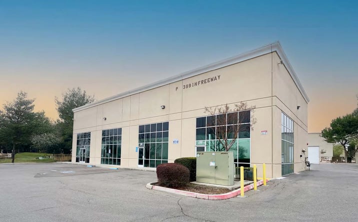 Pictures of Retail, Office property located at 3991 N Freeway Blvd, Sacramento, CA 95834 for lease - image #1
