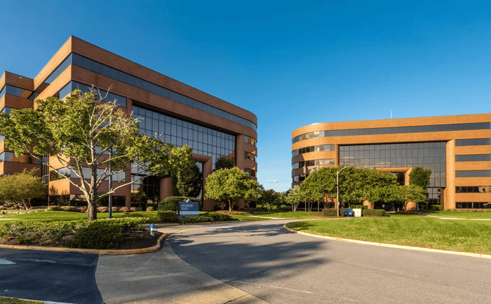 Pictures of Office property located at 870 Greenbrier Cir, Chesapeake, VA 23320 for lease - image #1