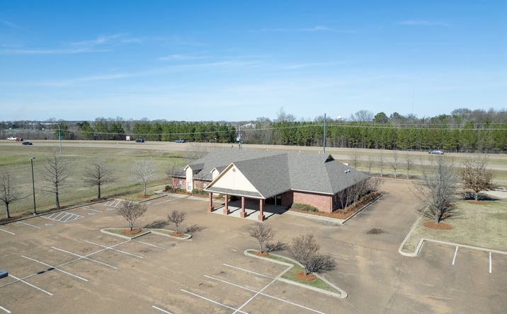 Pictures of Office property located at 112 S Lake Cir, Canton, MS 39046 for lease - image #1