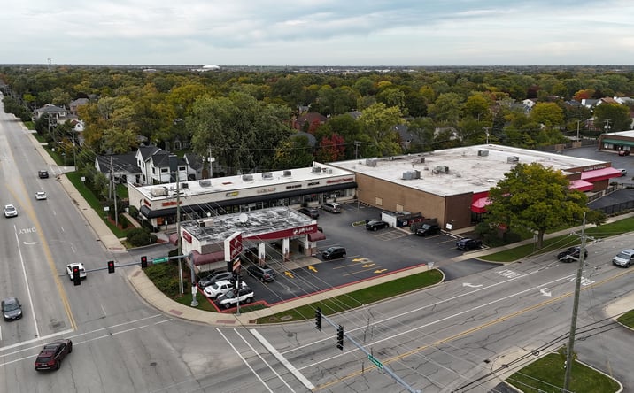 Pictures of Retail, Restaurant property located at 3244 Glenview Rd, Glenview, IL 60025 for lease - image #1
