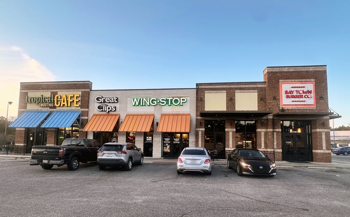 Pictures of Restaurant, Retail property located at 7450 Airport Blvd, Mobile, AL 36608 for lease - image #1