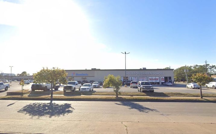 Pictures of Retail property located at 5315 Antoine Dr, Houston, TX 77091 for lease - image #1