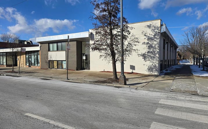 Pictures of Office property located at 3530 W Peterson Avenue, Chicago, IL 60659 for lease - image #1