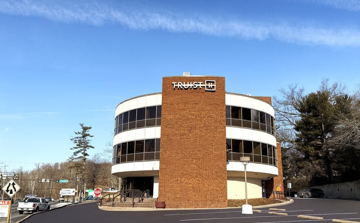 Pictures of Office property located at 667 Welsh Rd, Huntington Valley, PA 19006 for lease - image #1