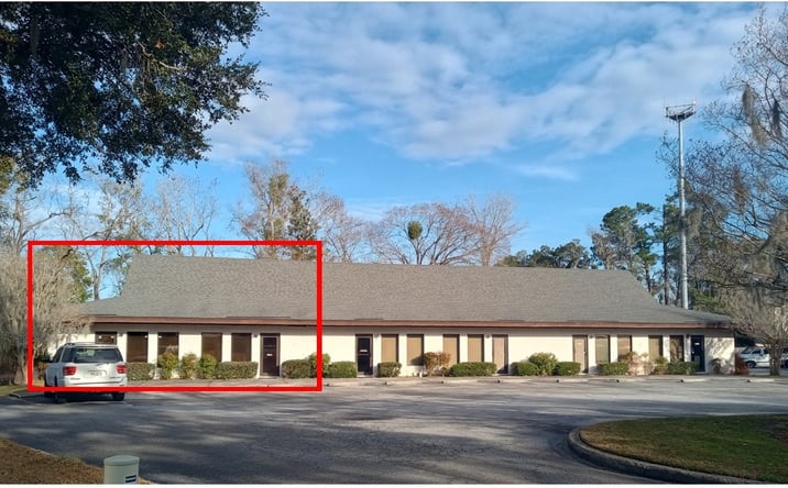 Pictures of Office, Retail property located at 8 Mall Ct, Savannah, GA 31406 for lease - image #1