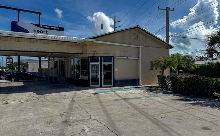 Pictures of Retail property located at 5300 Overseas Highway, Stock Island, FL 33040 for lease - image #1