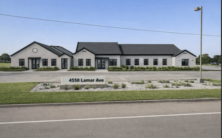 Pictures of Office, Special Purpose property located at 4550 Lamar Ave, Paris, TX 75462 for lease - image #1