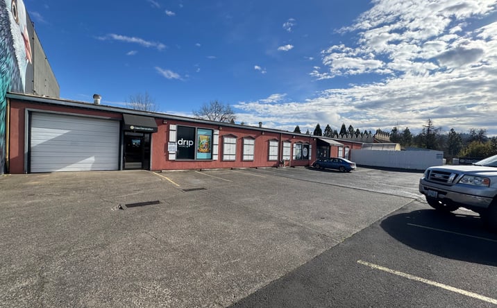 Pictures of Office property located at 2836 W 11th Ave, Eugene, OR 97402 for lease - image #1