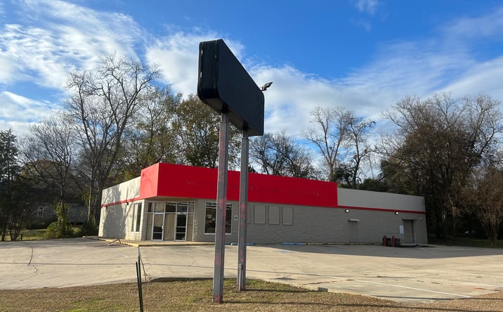 Pictures of Retail property located at 1601 5th Ave, Meridian, MS 39301 for lease - image #1