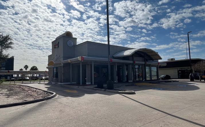 Pictures of Restaurant, Retail, Land property located at 5195 W 34th St, Houston, TX 77092 for lease - image #1
