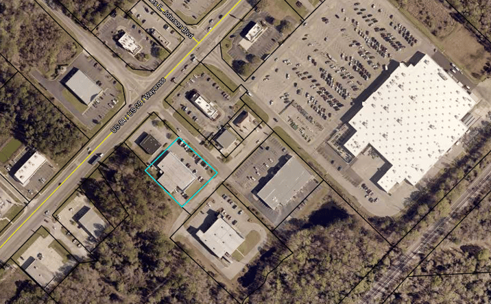 Pictures of Retail property located at 114 Allison Street, Jesup, GA 31545 for lease - image #1