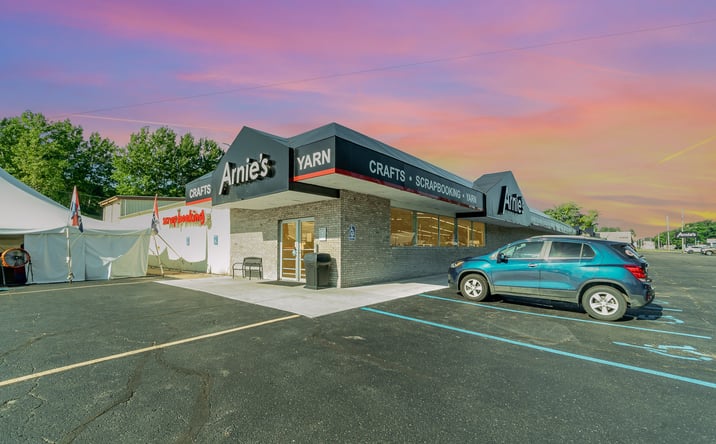Pictures of Retail, Office, Special Purpose property located at 3741 W Houghton Lake Dr, Houghton Lake, MI 48629 for lease - image #1