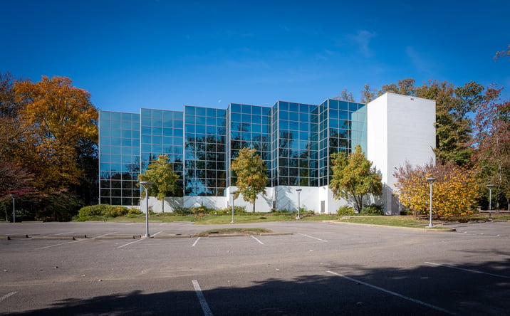 Pictures of Office property located at 1023 Cherry Rd, Memphis, TN 38117 for lease - image #1