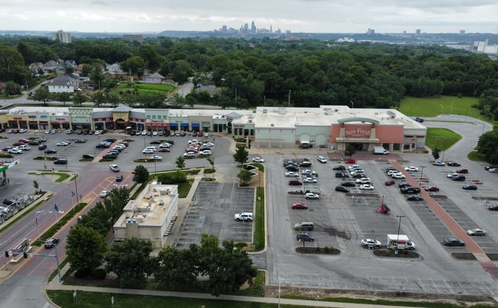 Pictures of Retail, Restaurant property located at 211 S 18th St, Kansas City, KS 66102 for lease - image #1