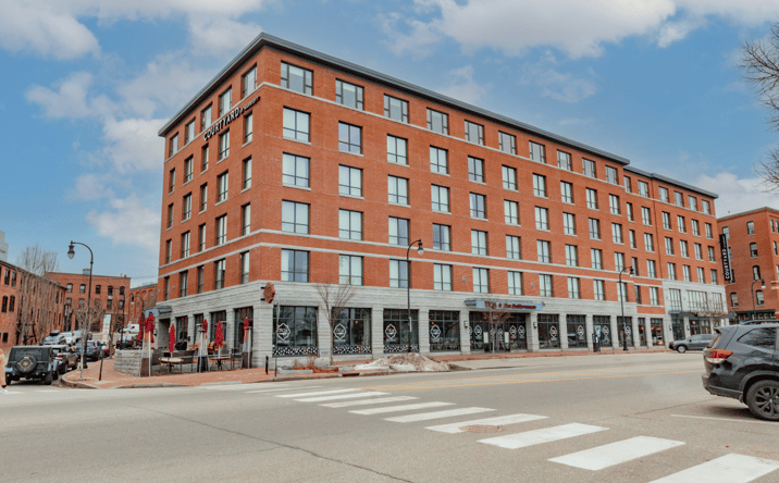 Pictures of Restaurant property located at 327 Commercial St, Portland, ME 04101 for lease - image #1