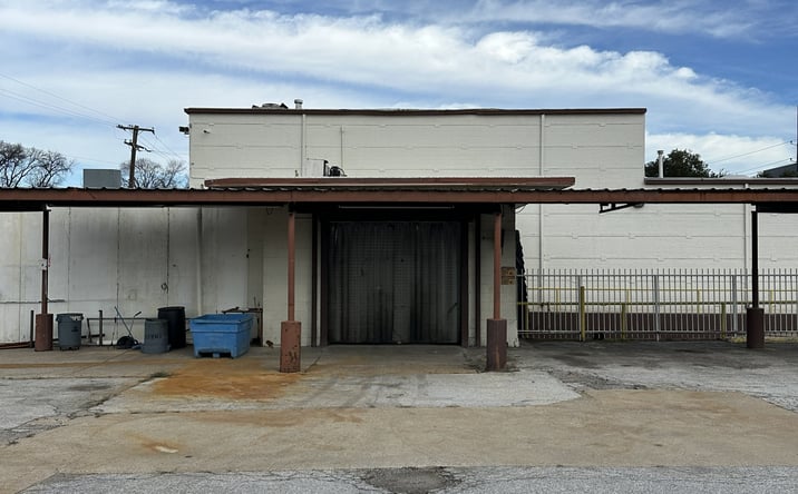 Pictures of Industrial, Special Purpose, Office property located at 1909 N Beckley Ave, Dallas, TX 75208 for lease - image #1