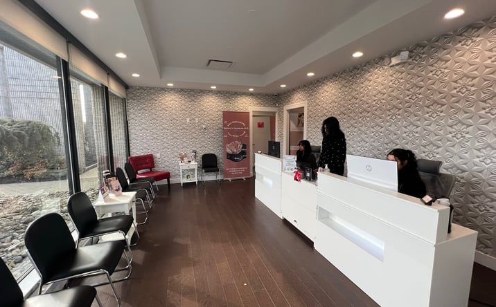 Pictures of Office property located at 199 Froehlich Farm Blvd, Woodbury, NY 11797 for lease - image #1