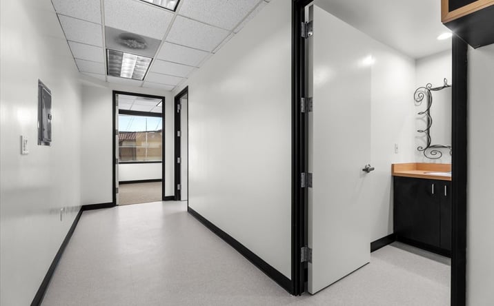 Pictures of Office property located at 21049 Devonshire St, Los Angeles, CA 91311 for lease - image #1