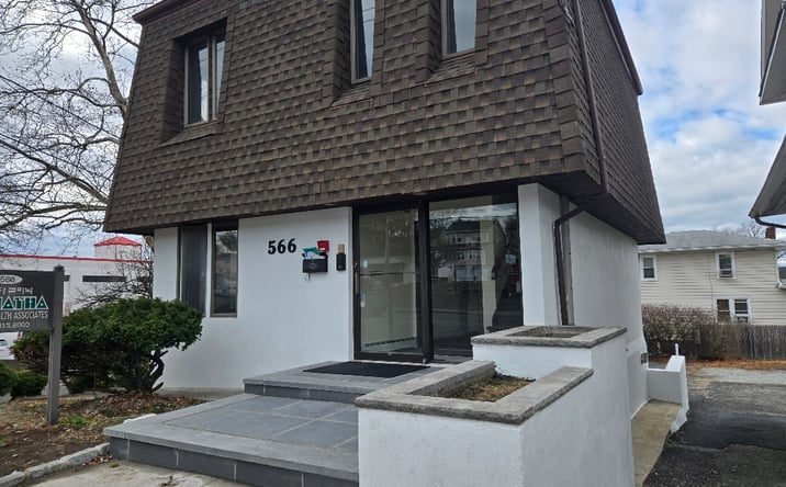 Pictures of Office property located at 566 Grand Ave, Ridge, Ridgefield, NJ 07657 for lease - image #1